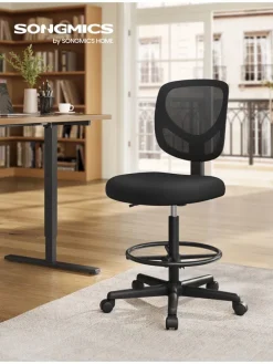 Bürostuhl in Schwarz - (B)64 x (H)117 x (T)40 cm