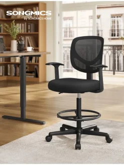 Bürostuhl in Schwarz - (B)64 x (H)117 x (T)40 cm