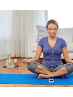 Buddhafigur in Weiß - (B)10,5 x (H)17,5 x (T)7,5 cm