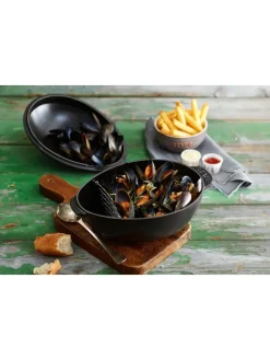 Cocotte ''Staub'' in Schwarz - 2 l