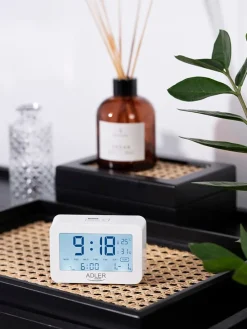 Digitaler Wecker in Weiß