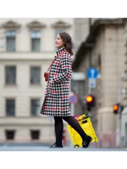 Einkaufstrolley in Gelb