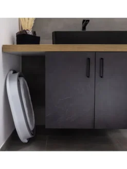 Faltbarer Wäschekorb in Grau - Weiß