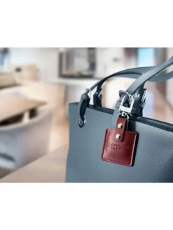 Finder Mini weiß, Finder 2 hellblau, Finder 2 in Ledertasche Bordeaux