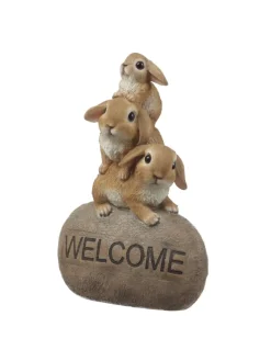 Gartenfigur Welcome 3 Häschen auf Stein H: 26cm in braun