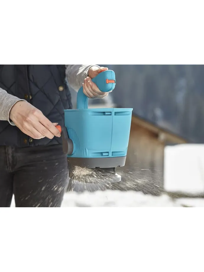 Handstreuer in Hellblau