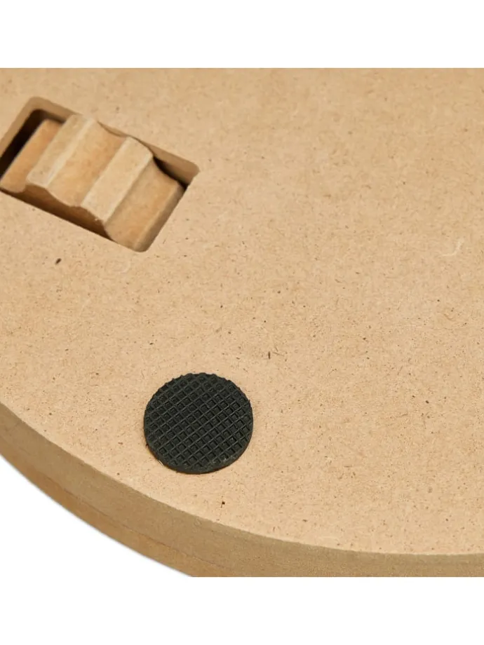 Intelligenzspielzeug in Natur