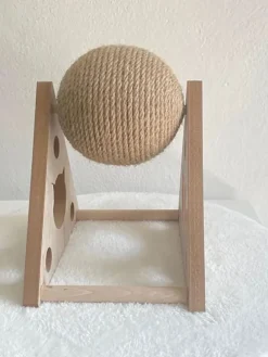 Katzenspielzeug in Beige - (B)27 x (H)27 x (T)21 cm