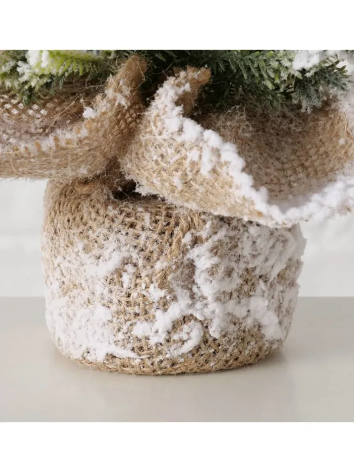 Künstlicher Tannenbaum in mehrfarben