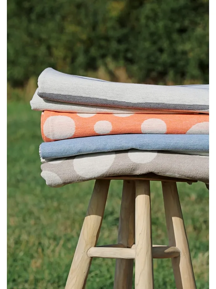 Kuscheldecke "Atelier Plongeuse" in Creme - (L)200 x (B)140 cm