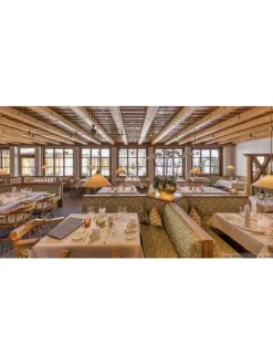 REISESCHEIN: 3 bis 4 Tage für zwei Personen im Yachthotel Chiemsee, Frühstück/HP