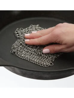 Ringreiniger für Gusseisen Feuertöpfe Netzreiniger 20x20cm in silber