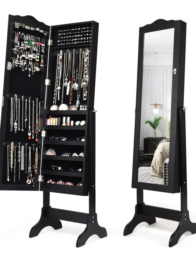 Schmuck mit Ganzkörperspiegel in Schwarz