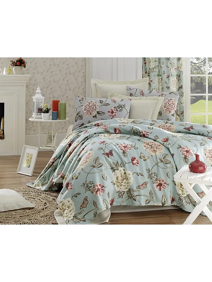 Tagesdecke in Hellblau/ Bunt