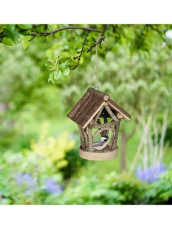 Vogelfutterhaus in Natur
