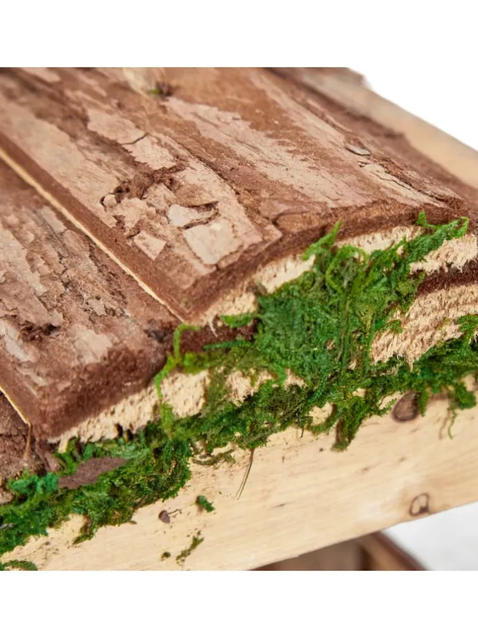 Vogelfutterhaus in Natur