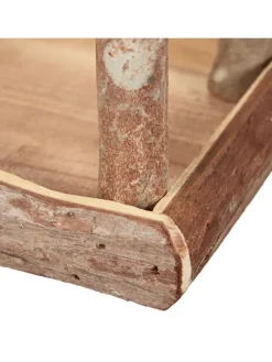 Vogelfutterhaus in Natur