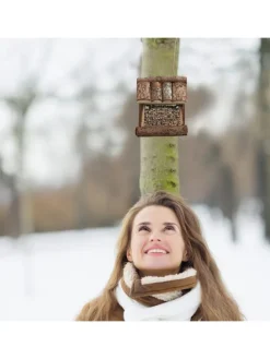 Vogelfutterhaus in Natur