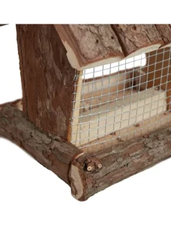 Vogelfutterhaus in Natur