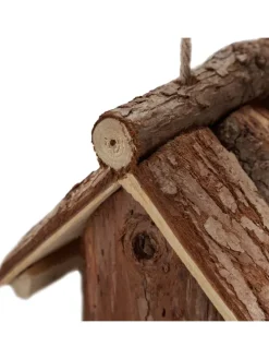 Vogelfutterhaus in Natur