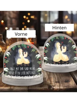 Weihnachts Schneekugel Pinguin umarmen mit Spruch in Kreidetafel